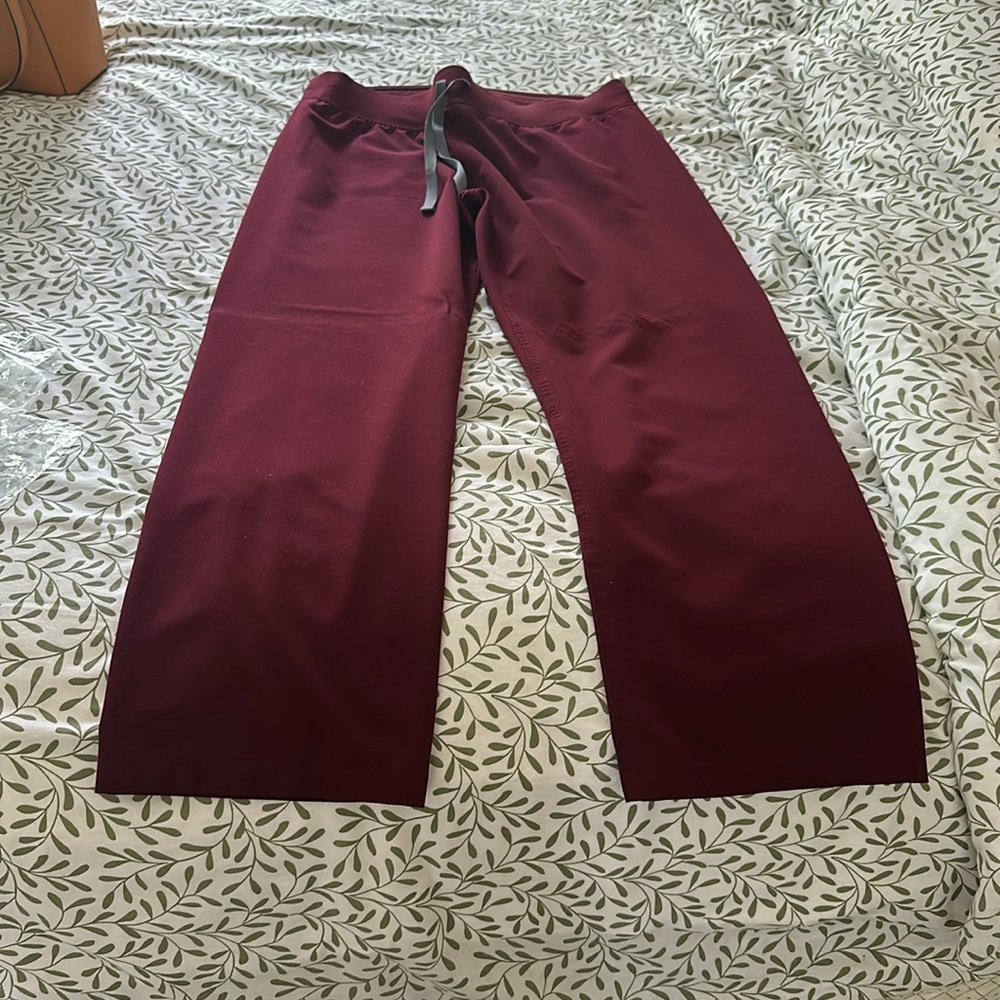 Women's burgundy Livingston High Waisted
M  - Petite